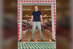 Conan O'Brien immortalisé par Hassan Hajjaj.