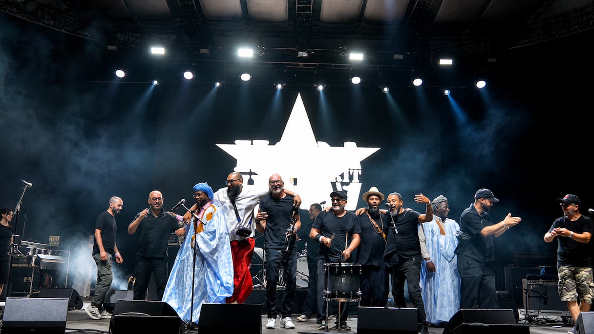 Une photo de famille des artistes marocains ayant pris part au SummerStage Festival de New York.