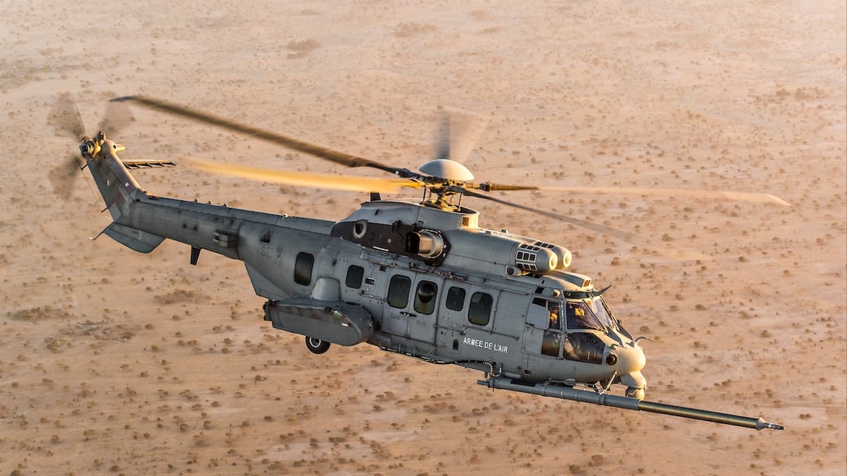 Un hélicoptère Caracal H225M de l'armée française en action.