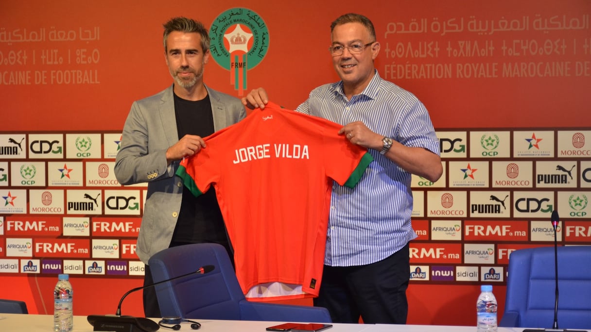 Fouzi Lekjaa, président de la FRMF, et Jorge Vilda Rodriguez, nouveau sélectionneur des Lionnes de l'Atlas.