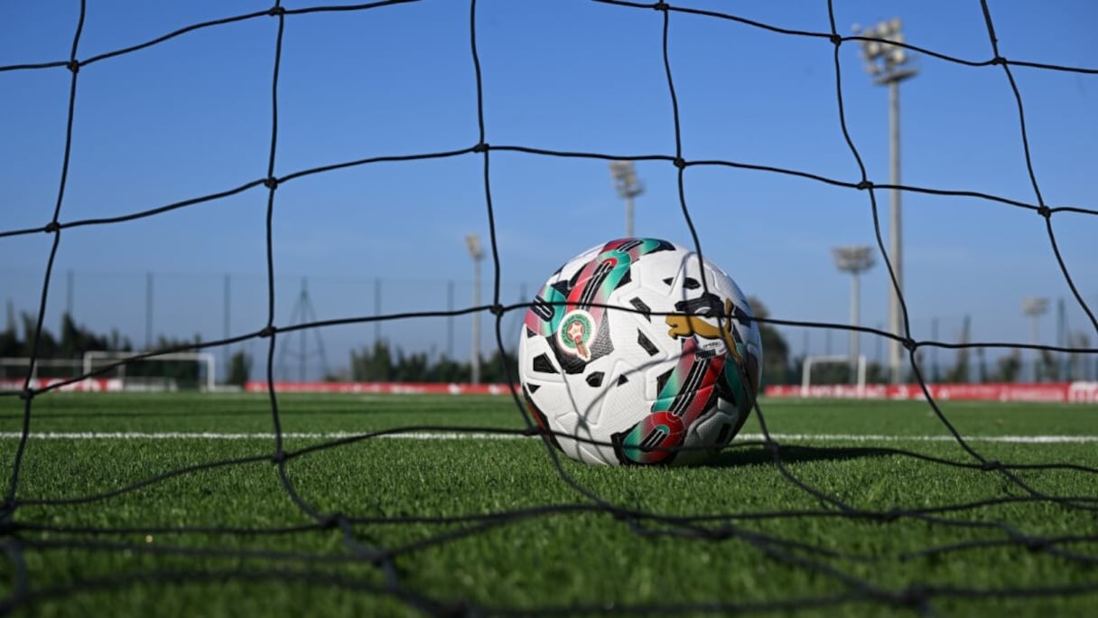 Le nouveau ballon de Botola Pro Inwi pour la saison 2022-2023.