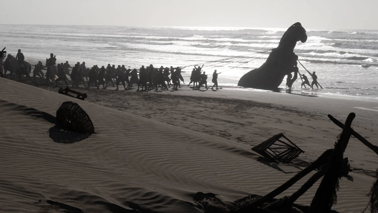 La scène du cheval de Troie offert en offrande à Poséidon a été tournée sur la plage d'Essaouira.